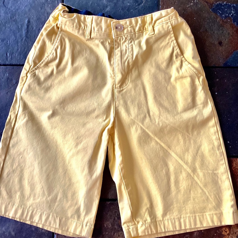 Men’s Crown and Ivy Motion Flex Yellow shorts